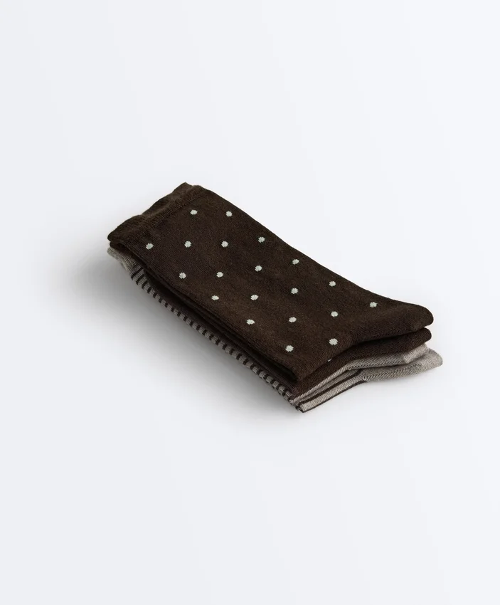 2 paia di calze classiche in 55% modal e 10% cashmere 2 paia di calze classiche in 55% modal e 10% cashmere