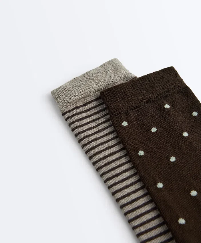 2 paia di calze classiche in 55% modal e 10% cashmere 2 paia di calze classiche in 55% modal e 10% cashmere