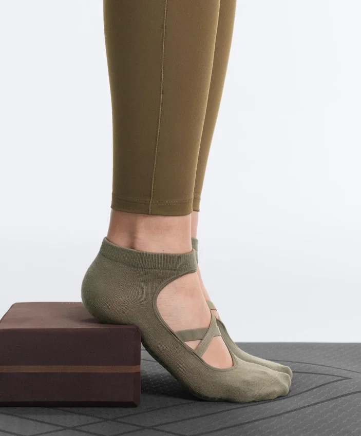 2 paia di calze da sneaker in misto cotone per yoga e pilates con fasce incrociate 2 paia di calze da sneaker in misto cotone per yoga e pilates con fasce incrociate