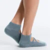 2 paia di calze in misto cotone per yoga e pilates con fasce incrociate 2 paia di calze in misto cotone per yoga e pilates con fasce incrociate