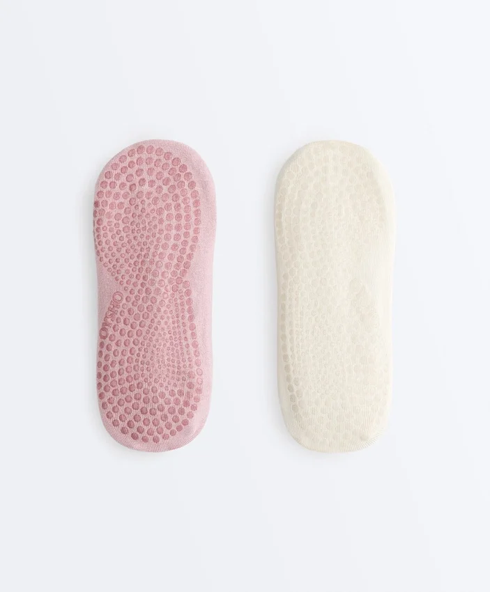 2 paia di calze in misto cotone per yoga e pilates con fasce incrociate 2 paia di calze in misto cotone per yoga e pilates con fasce incrociate