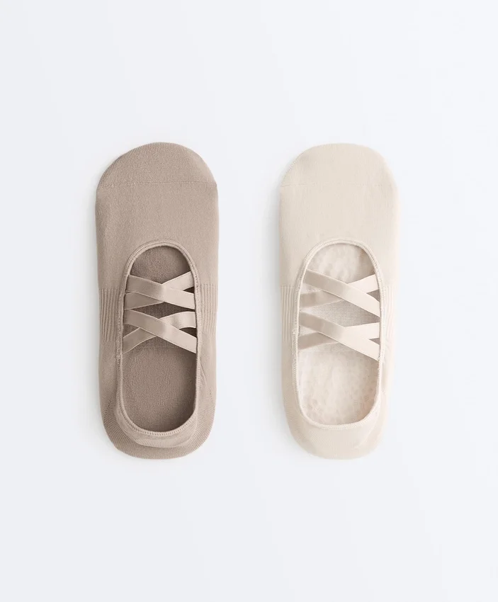 2 paia di calze in misto poliammide per yoga e pilates con doppio elastico 2 paia di calze in misto poliammide per yoga e pilates con doppio elastico