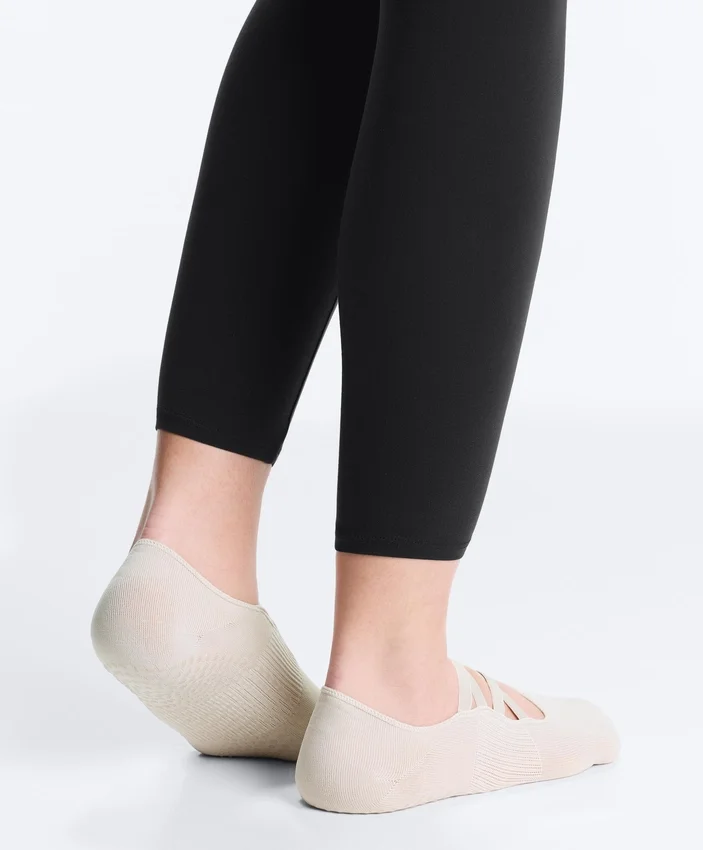 2 paia di calze in misto poliammide per yoga e pilates con doppio elastico 2 paia di calze in misto poliammide per yoga e pilates con doppio elastico