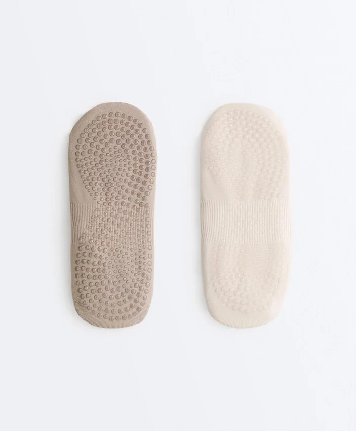 2 paia di calze in misto poliammide per yoga e pilates con doppio elastico 2 paia di calze in misto poliammide per yoga e pilates con doppio elastico