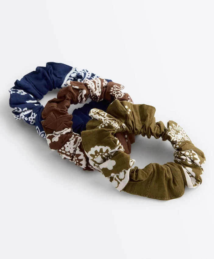 3 grandi Scrunchies per capelli stampati in 100% cotone 3 grandi Scrunchies per capelli stampati in 100% cotone