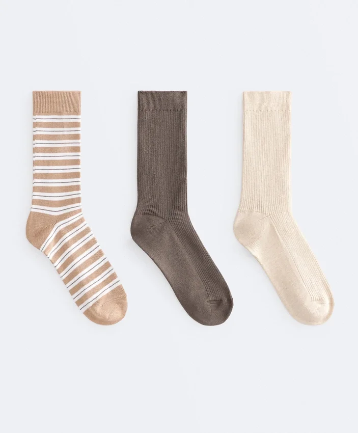 3 paia di calze classiche in misto cotone 3 paia di calze classiche in misto cotone