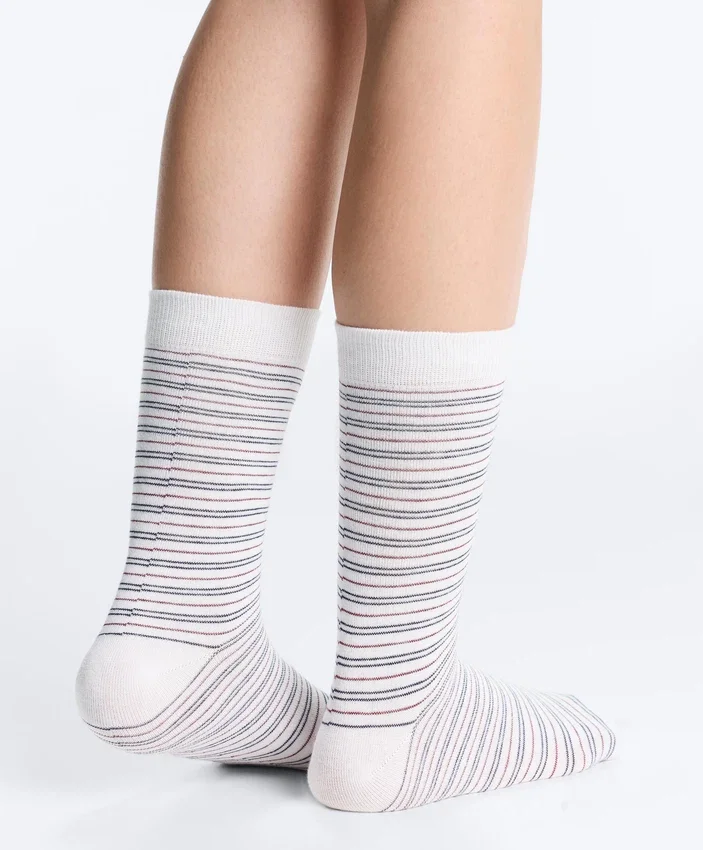 3 paia di calze classiche in misto cotone 3 paia di calze classiche in misto cotone