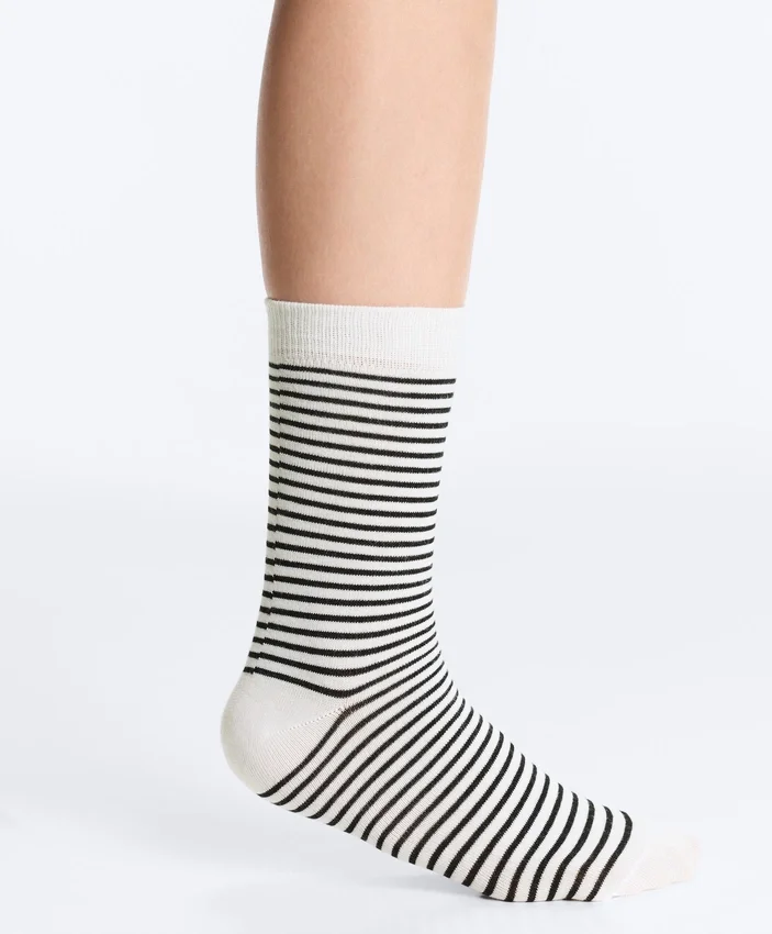 3 paia di calze classiche in misto cotone 3 paia di calze classiche in misto cotone