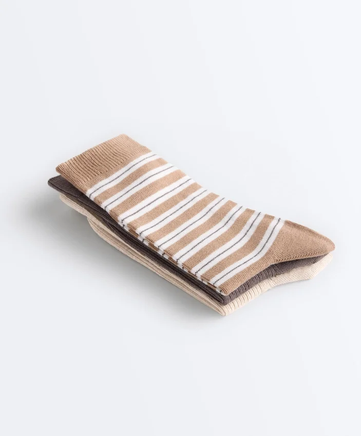 3 paia di calze classiche in misto cotone 3 paia di calze classiche in misto cotone