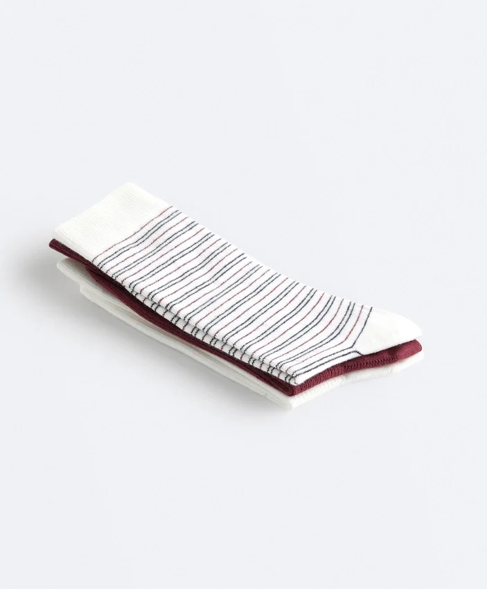 3 paia di calze classiche in misto cotone 3 paia di calze classiche in misto cotone