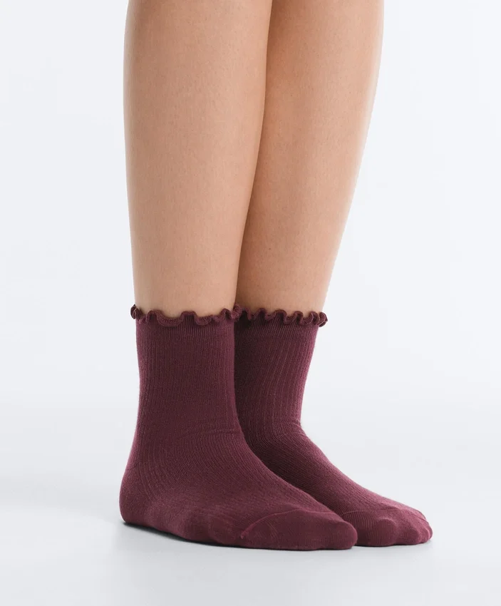 3 paia di calze corti in misto cotone con bordo arricciato 3 paia di calze corti in misto cotone con bordo arricciato
