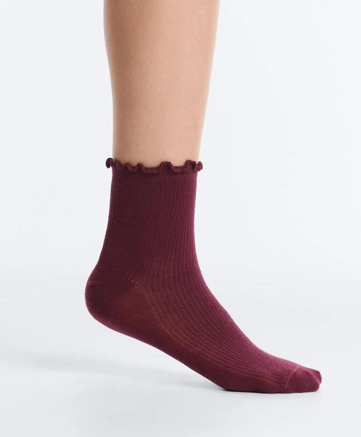 3 paia di calze corti in misto cotone con bordo arricciato 3 paia di calze corti in misto cotone con bordo arricciato