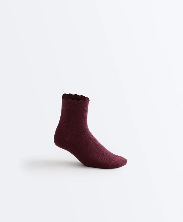 3 paia di calze corti in misto cotone con bordo arricciato 3 paia di calze corti in misto cotone con bordo arricciato