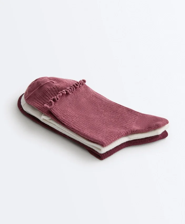 3 paia di calze corti in misto cotone con bordo arricciato 3 paia di calze corti in misto cotone con bordo arricciato