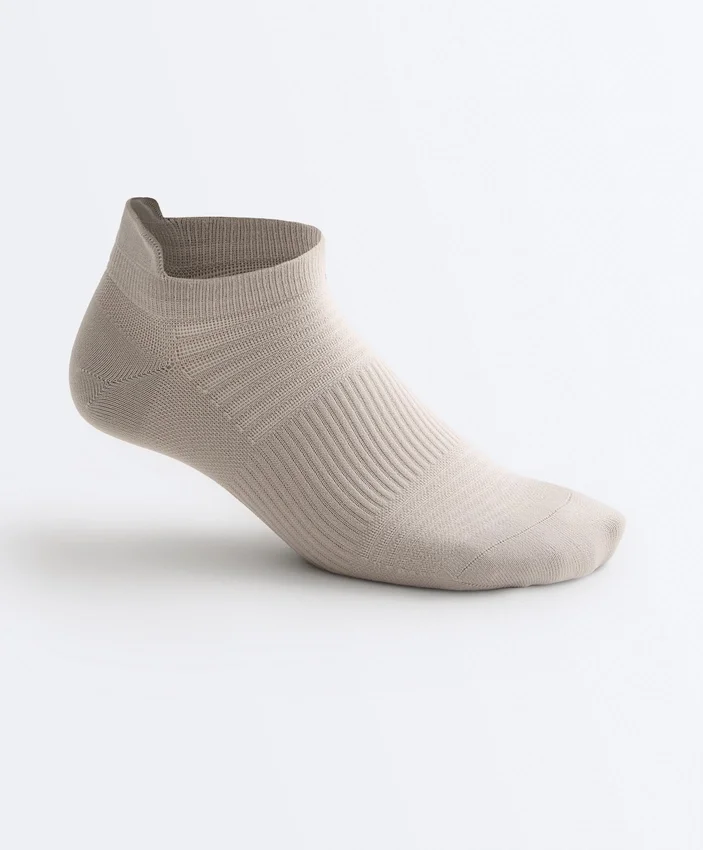 3 paia di calze da sneaker in misto poliammide con linguetta sul tallone 3 paia di calze da sneaker in misto poliammide con linguetta sul tallone