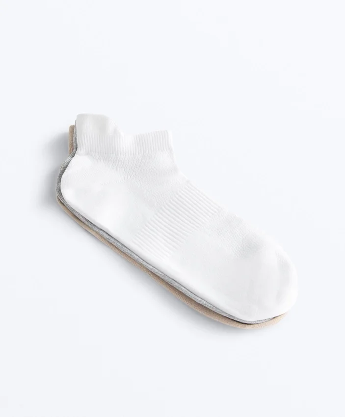 3 paia di calze da sneaker in misto poliammide con linguetta sul tallone 3 paia di calze da sneaker in misto poliammide con linguetta sul tallone