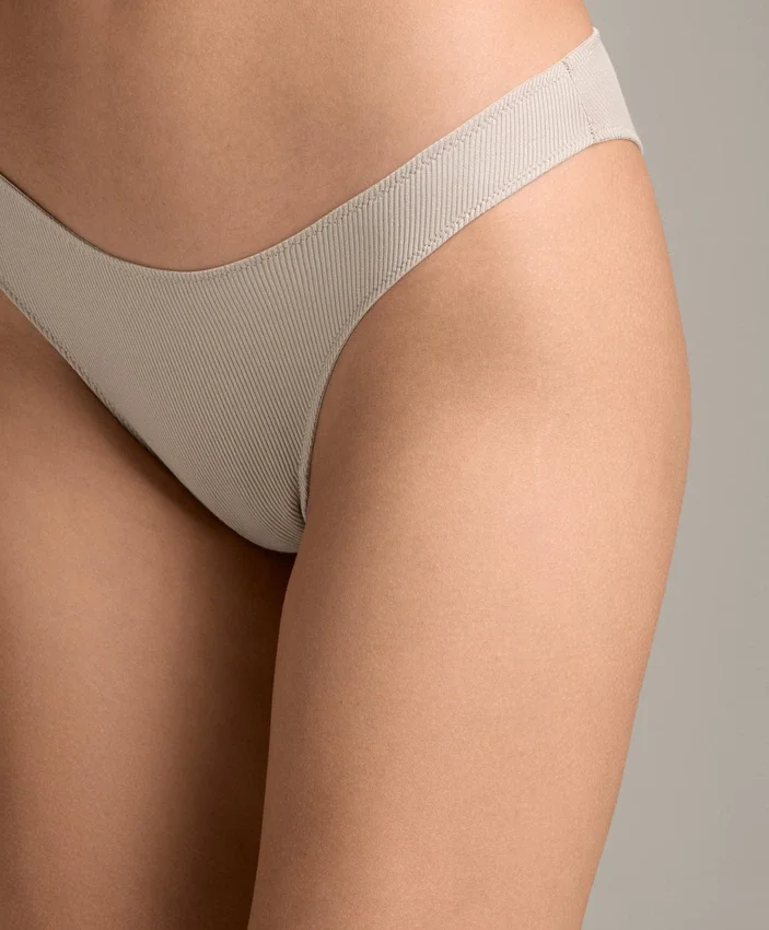 5 slip brasiliani in misto cotone con taglio a U 5 slip brasiliani in misto cotone con taglio a U
