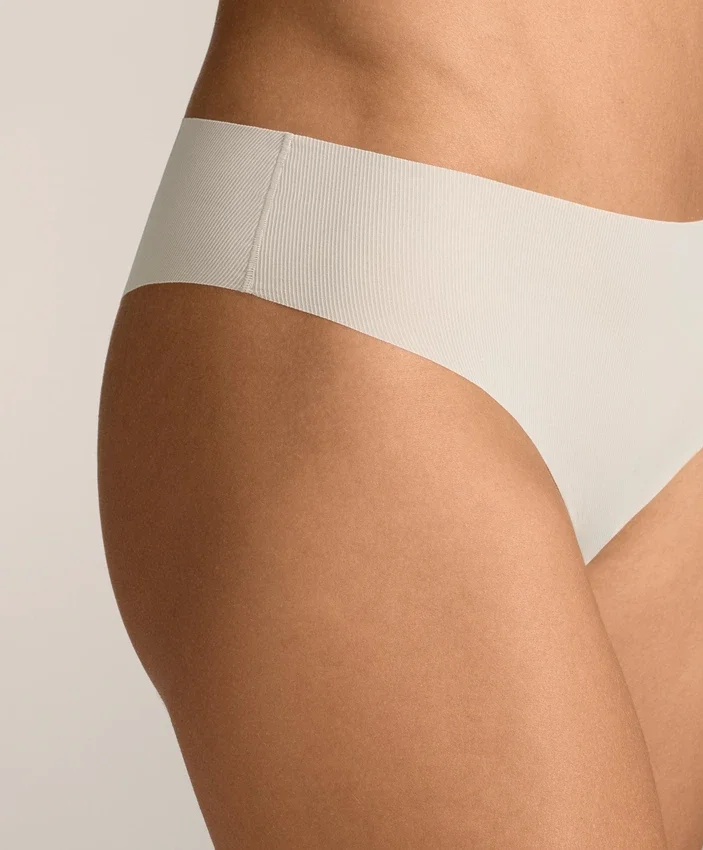 5 slip brasiliani invisibili in misto poliammide a costine leggere tagliati al laser 5 slip brasiliani invisibili in misto poliammide a costine leggere tagliati al laser