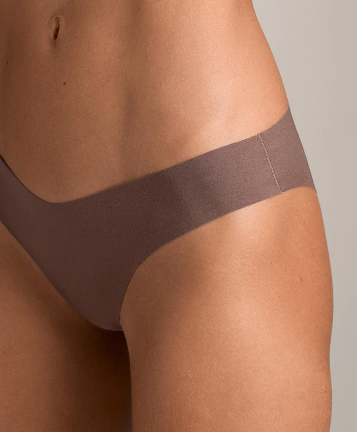 5 slip classici invisibili in misto poliammide con taglio a V 5 slip classici invisibili in misto poliammide con taglio a V
