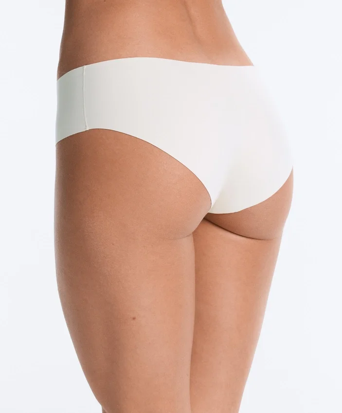 5 slip hipster invisibili in misto poliammide tagliati al laser 5 slip hipster invisibili in misto poliammide tagliati al laser