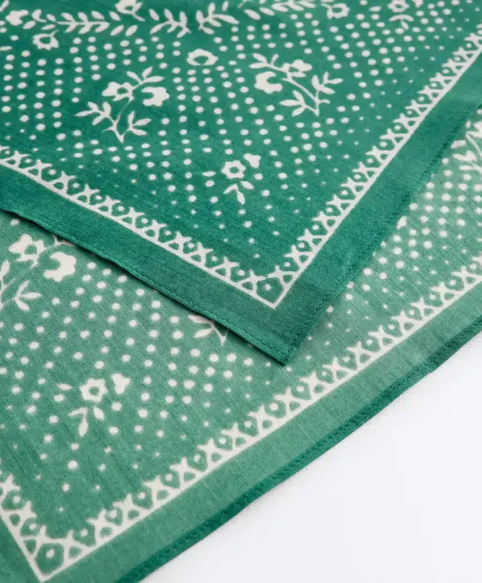 Bandane con stampa floreale 100% cotone Bandane con stampa floreale 100% cotone
