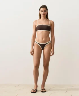 Bikini a fascia con bordi a contrasto