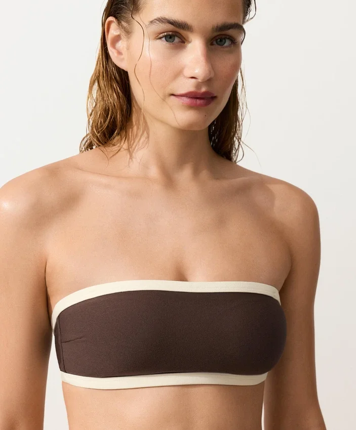 Bikini a fascia con bordi a contrasto Bikini a fascia con bordi a contrasto
