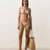 Bikini a triangolo con onde a contrasto all’uncinetto Bikini a triangolo con onde a contrasto all’uncinetto