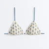 Bikini a triangolo con onde a contrasto all’uncinetto Bikini a triangolo con onde a contrasto all’uncinetto
