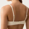 Bikini con scollo all’americana in tessuto stropicciato Bikini con scollo all’americana in tessuto stropicciato