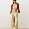 Bikini con scollo all’americana in tessuto stropicciato Bikini con scollo all’americana in tessuto stropicciato