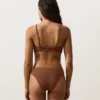 Bikini con scollo all’americana in tessuto stropicciato Bikini con scollo all’americana in tessuto stropicciato