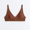 Bikini con scollo all’americana in tessuto stropicciato Bikini con scollo all’americana in tessuto stropicciato