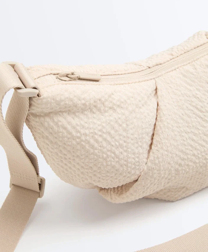 Borsa a tracolla trapuntata testurizzata Borsa a tracolla trapuntata testurizzata