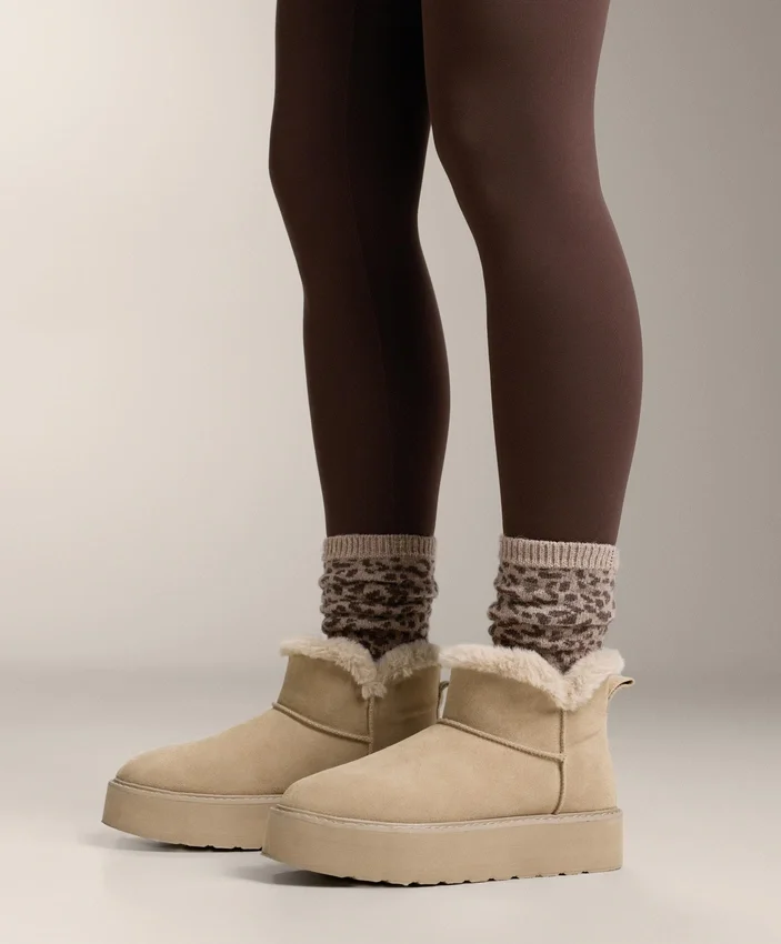 Calze classiche in 19% cashmere e 12% lana Calze classiche in 19% cashmere e 12% lana