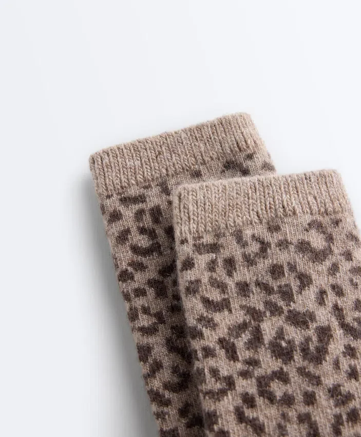 Calze classiche in 19% cashmere e 12% lana Calze classiche in 19% cashmere e 12% lana