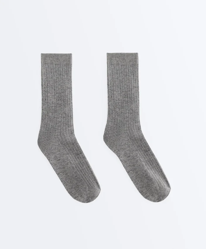 Calze classiche in misto modal con il 13% di cashmere Calze classiche in misto modal con il 13% di cashmere