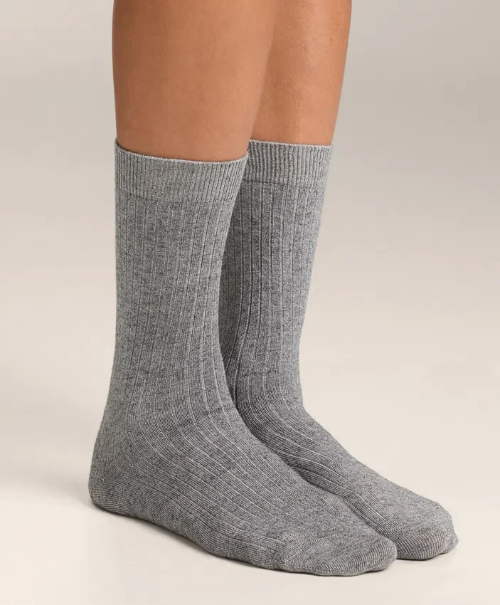 Calze classiche in misto modal con il 13% di cashmere Calze classiche in misto modal con il 13% di cashmere
