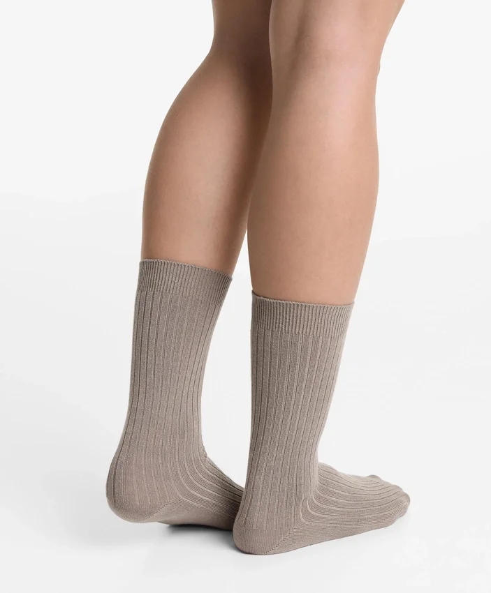 Calze classiche in misto modal con il 13% di cashmere Calze classiche in misto modal con il 13% di cashmere