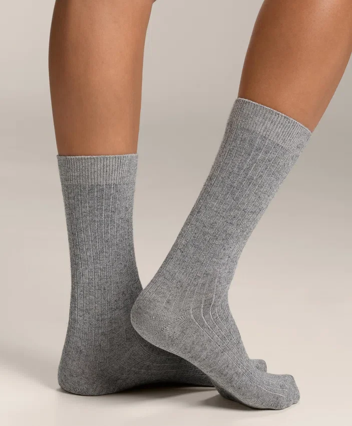 Calze classiche in misto modal con il 13% di cashmere Calze classiche in misto modal con il 13% di cashmere