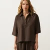 Camicie oversize a maniche corte in 100% lino Camicie oversize a maniche corte in 100% lino