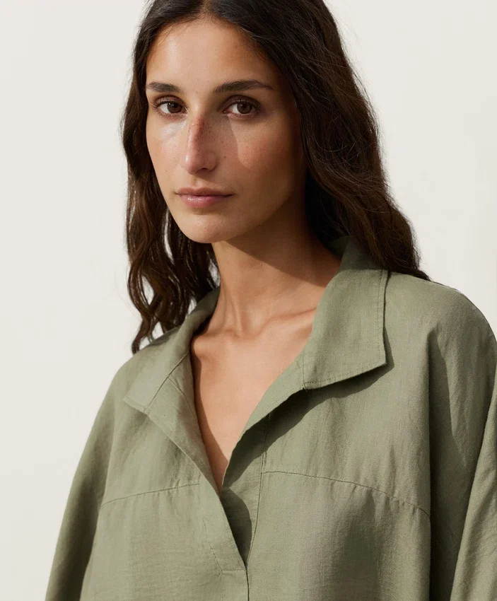 Camicie oversize a maniche corte in 100% lino Camicie oversize a maniche corte in 100% lino