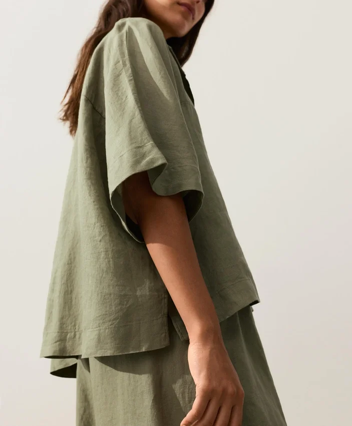 Camicie oversize a maniche corte in 100% lino Camicie oversize a maniche corte in 100% lino