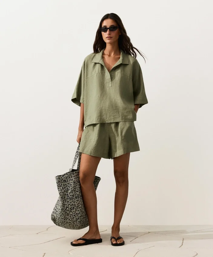 Camicie oversize a maniche corte in 100% lino Camicie oversize a maniche corte in 100% lino