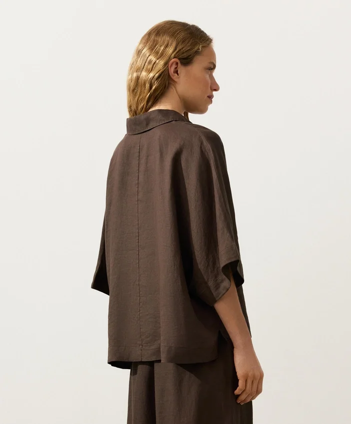 Camicie oversize a maniche corte in 100% lino Camicie oversize a maniche corte in 100% lino