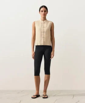 Camicie senza maniche in 100% lino con colletto alla coreana e bottoni Camicie senza maniche in 100% lino con colletto alla coreana e bottoni