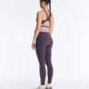 Canotta a compressione con scollo all’americana