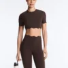 Leggings a vita alta Compressive con Core Control, lunghezza alla caviglia e dettaglio a onde Leggings a vita alta Compressive con Core Control, lunghezza alla caviglia e dettaglio a onde