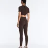 Leggings a vita alta Compressive con Core Control, lunghezza alla caviglia e dettaglio a onde Leggings a vita alta Compressive con Core Control, lunghezza alla caviglia e dettaglio a onde