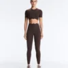 Leggings a vita alta Compressive con Core Control, lunghezza alla caviglia e dettaglio a onde Leggings a vita alta Compressive con Core Control, lunghezza alla caviglia e dettaglio a onde
